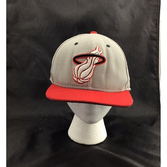 Mitchell & Ness Miami Heat NBA Basketball Brown Red Fitted Hat Cap Adjustable - Picture 1 of 11
